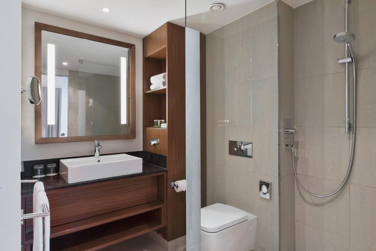 Courtyard By Marriott Wiesbaden-Nordenstadt Екстер'єр фото