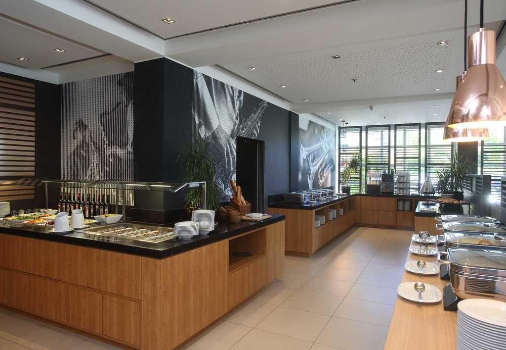 Courtyard By Marriott Wiesbaden-Nordenstadt Екстер'єр фото