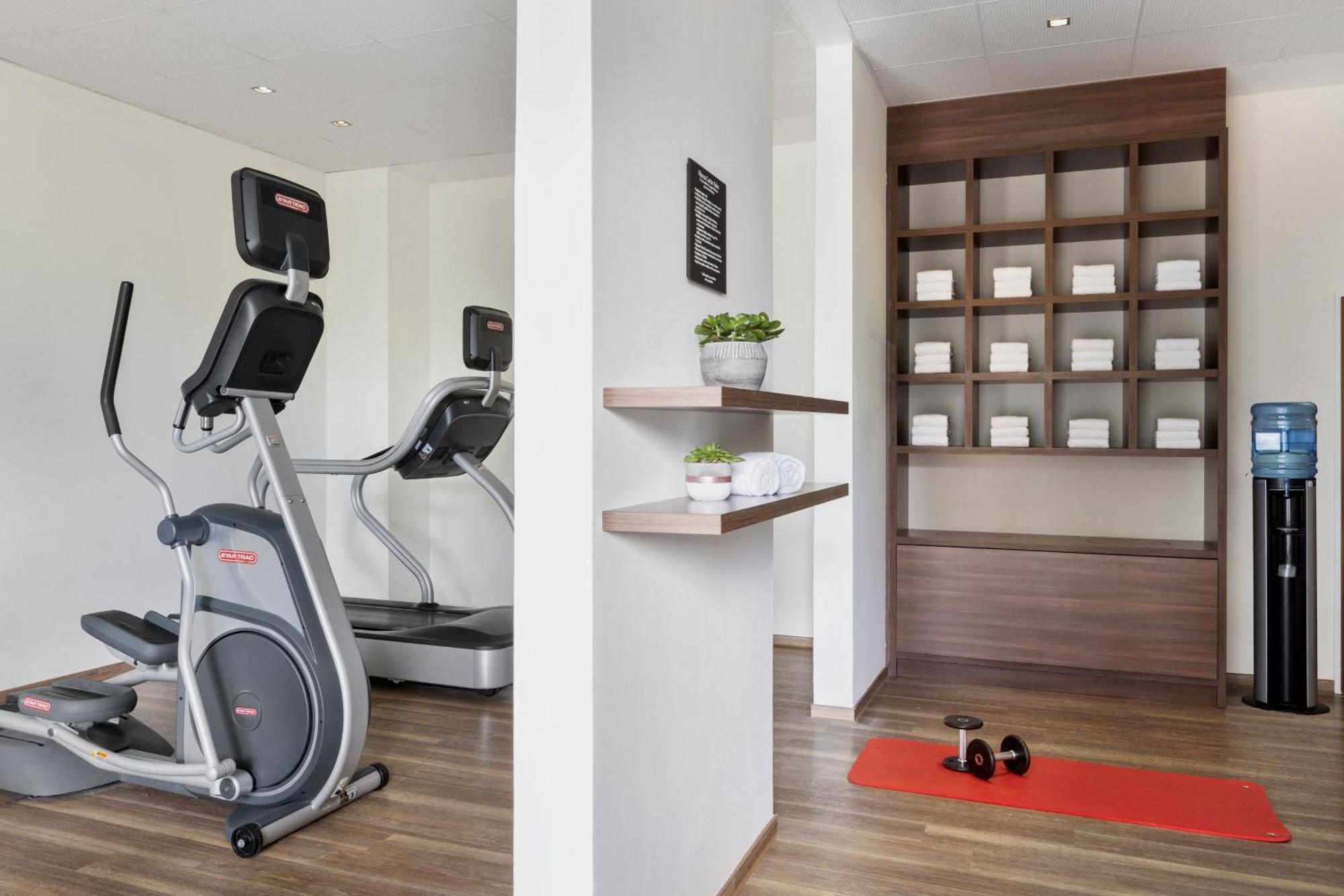 Courtyard By Marriott Wiesbaden-Nordenstadt Екстер'єр фото