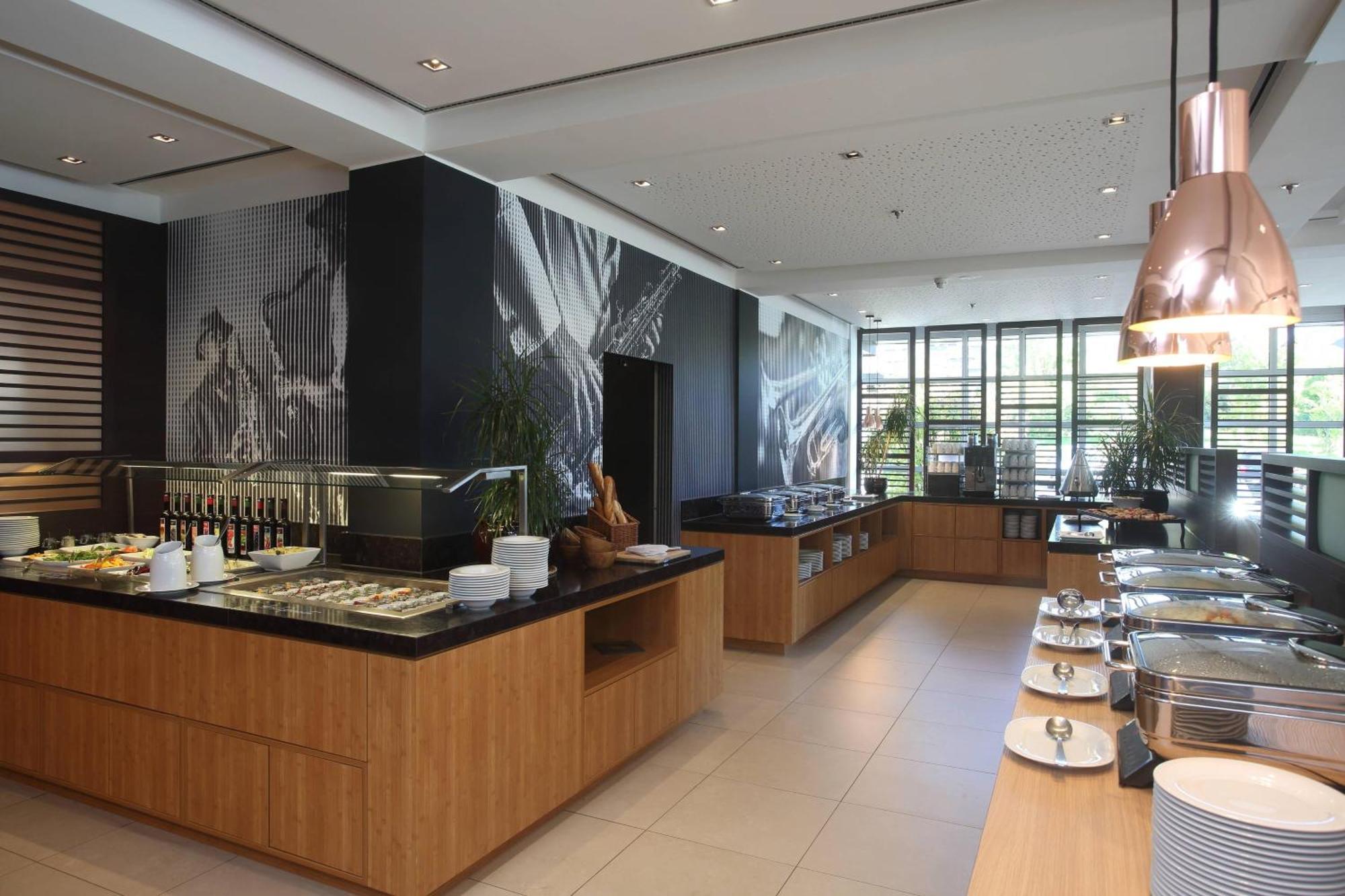 Courtyard By Marriott Wiesbaden-Nordenstadt Екстер'єр фото