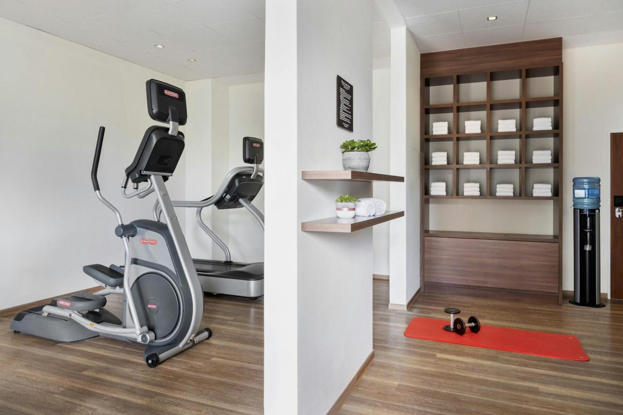 Courtyard By Marriott Wiesbaden-Nordenstadt Екстер'єр фото