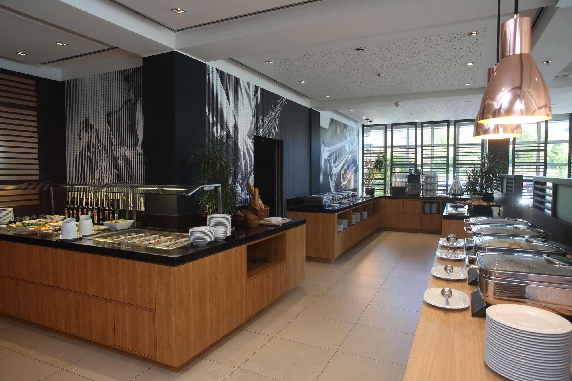 Courtyard By Marriott Wiesbaden-Nordenstadt Екстер'єр фото